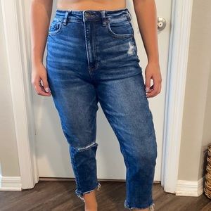 American Eagle 8 Short distressed boyfriend jeans